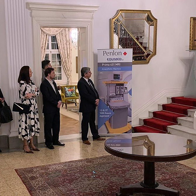 Lanzamiento de Penlon en Embajada Británica EQUIMED